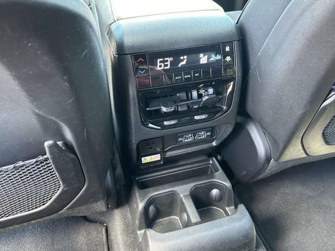 Used 2024 Jeep Grand Cherokee L Altitude AWD/4WD image 13