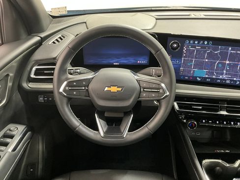 Used 2026 Chevrolet Traverse LT w/ Driver Confidence Package AWD/4WD image 8