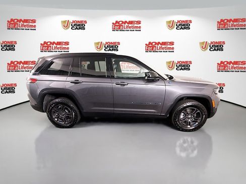 Used 2024 Jeep Grand Cherokee Trailhawk w/ Luxury Tech Group III AWD/4WD image 18