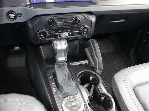 Used 2024 Ford Bronco Big Bend w/ Sasquatch Package AWD/4WD image 19