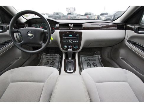 Used 2014 Chevrolet Impala Limited LS FWD image 10