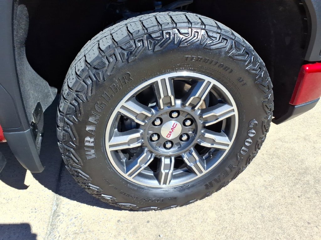 Used 2024 GMC Sierra 1500 AT4 w/ AT4 Premium Package AWD/4WD image 11
