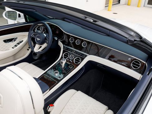 Certified 2025 Bentley Continental GT Speed AWD/4WD image 53