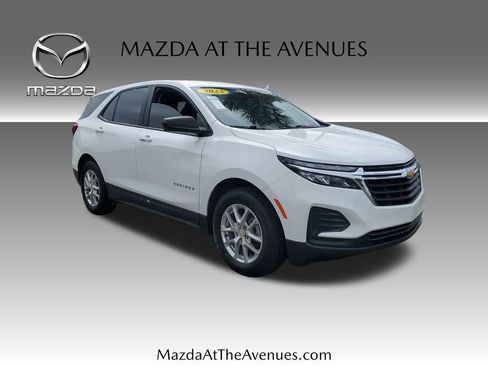 Used 2023 Chevrolet Equinox LS w/ LS Convenience Package image 3