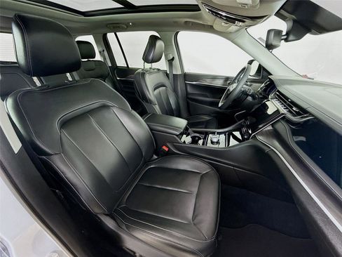 Used 2022 Jeep Grand Cherokee Limited 4xe image 29