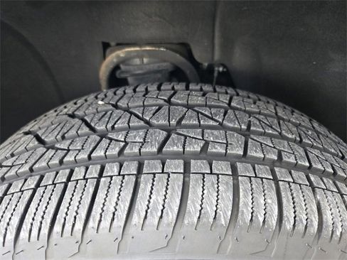 Used 2018 Cadillac Escalade ESV Platinum image 9