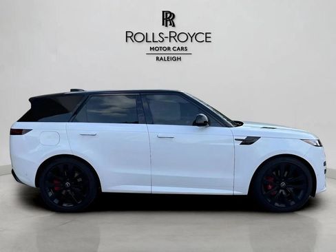 Used 2025 Land Rover Range Rover Sport Dynamic SE AWD/4WD image 4