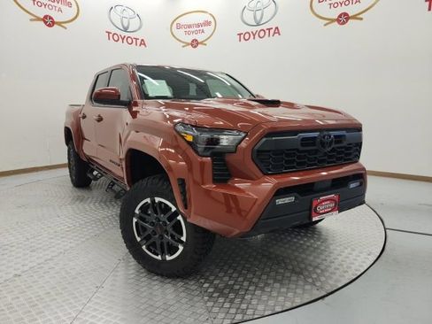 Used 2025 Toyota Tacoma TRD Sport AWD/4WD image 1