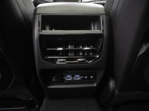 Used 2024 Jeep Grand Cherokee Limited w/ Luxury Tech Group II AWD/4WD image 30