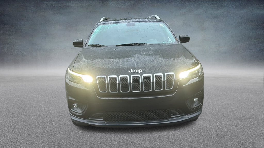 Used 2019 Jeep Cherokee Latitude Plus w/ Cold Weather Group AWD/4WD image 4