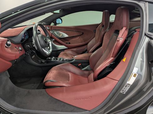 Used 2022 McLaren GT image 6