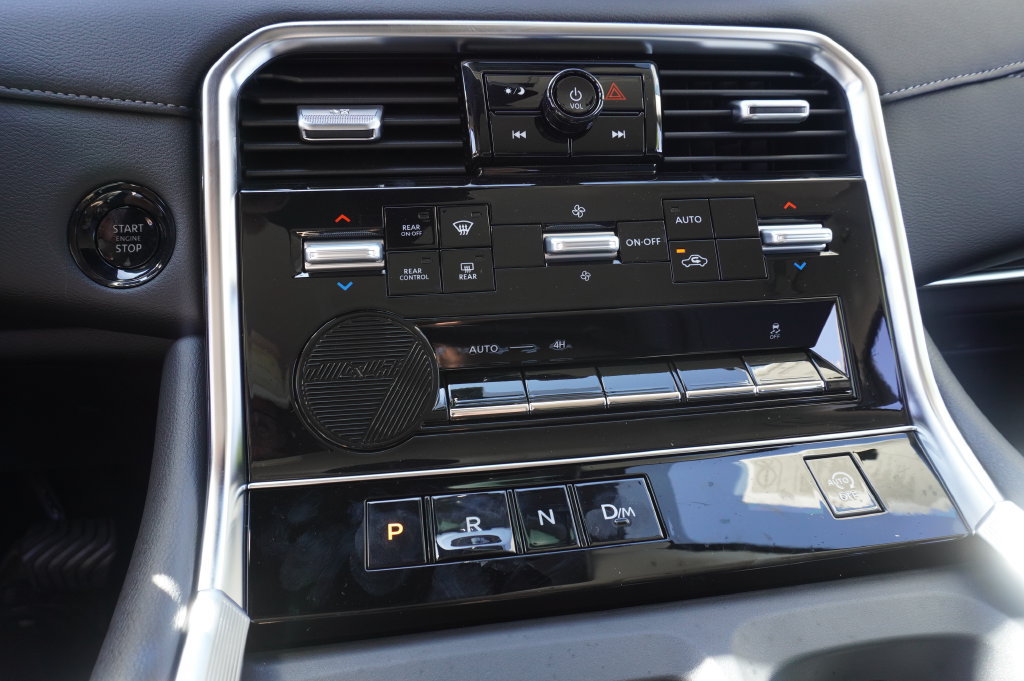 Certified 2025 Nissan Armada SV AWD/4WD image 18
