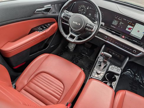 Certified 2023 Kia Sportage SX AWD/4WD image 9