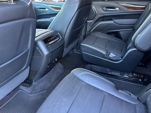 Used 2023 Cadillac Escalade Premium Luxury image 13