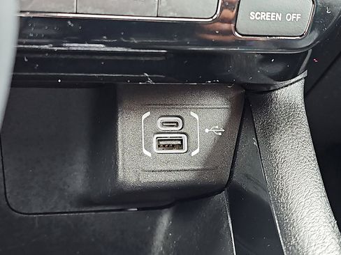 Used 2022 Jeep Compass Latitude image 24