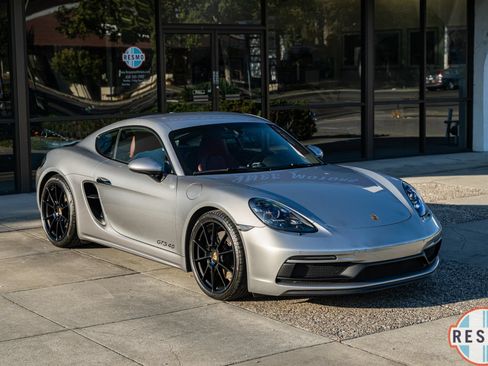 Used 2023 Porsche 718 Cayman GTS RWD image 13