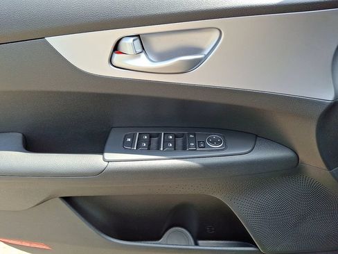 Certified 2022 Kia Forte LXS FWD image 12