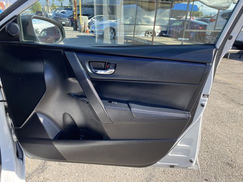 Used 2017 Toyota Corolla SE image 21