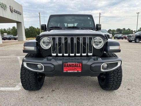 Used 2020 Jeep Gladiator Overland AWD/4WD image 2