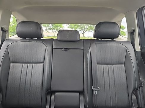 Used 2022 Volkswagen Tiguan SE AWD/4WD image 23