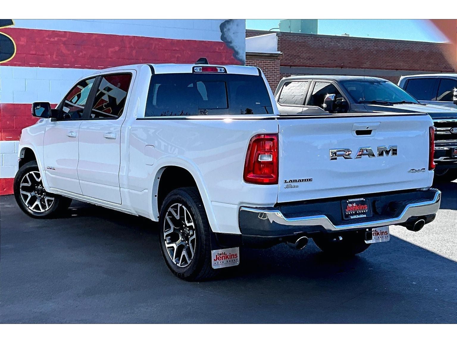 Used 2025 RAM 1500 Laramie AWD/4WD image 13