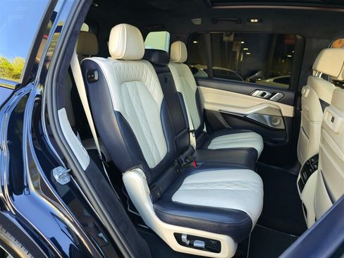 Used 2019 BMW X7 xDrive50i w/ M Sport Package AWD/4WD image 38