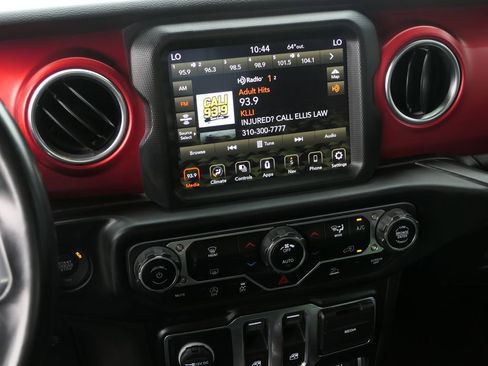 Used 2022 Jeep Wrangler Rubicon w/ Steel Bumper Group image 17