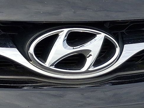 Used 2011 Hyundai Elantra GLS w/ Preferred Equipment Pkg 3 FWD image 29