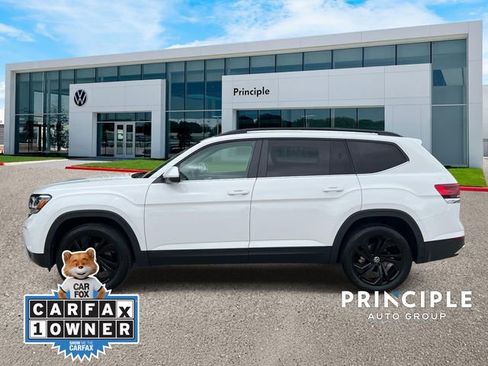 Certified 2023 Volkswagen Atlas SE w/ Black Wheel Package FWD image 6
