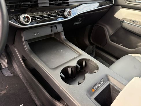 Used 2024 Honda Prologue Touring image 13