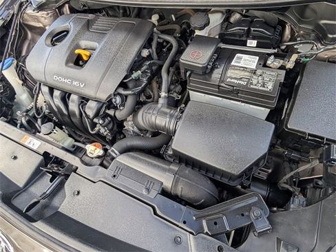 Used 2018 Kia Forte LX image 16