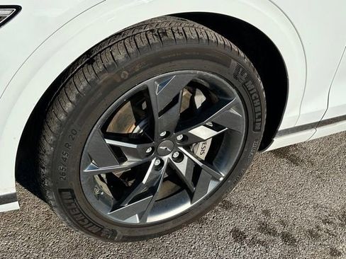 Used 2024 Genesis Electrified GV70 Advanced image 8