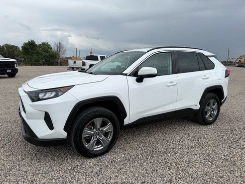 Used 2022 Toyota RAV4 LE AWD/4WD image 5