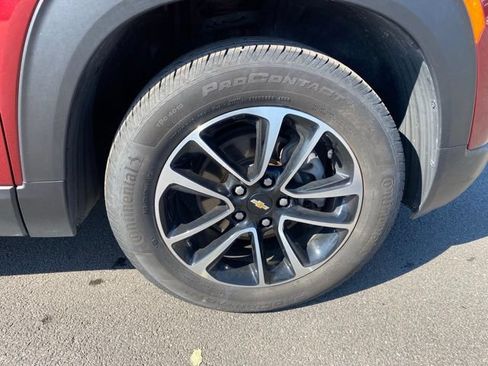 Used 2025 Chevrolet TrailBlazer LT AWD/4WD image 25