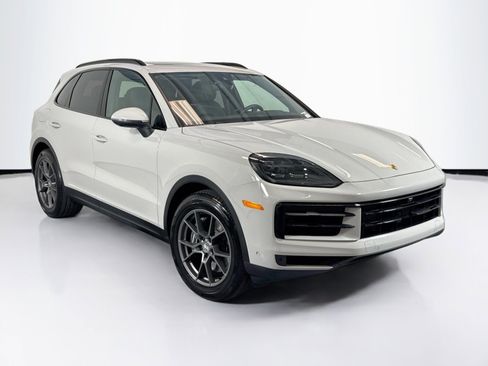 Certified 2025 Porsche Cayenne image 7