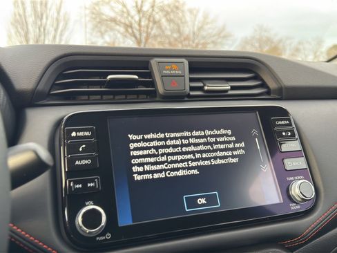 New 2025 Nissan Versa SR w/ Trunk Package image 24