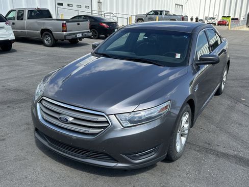 Used 2013 Ford Taurus SEL FWD image 5