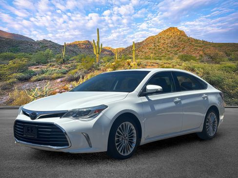 Used 2016 Toyota Avalon Limited w/ Toyota Safety Sense Package FWD image 8