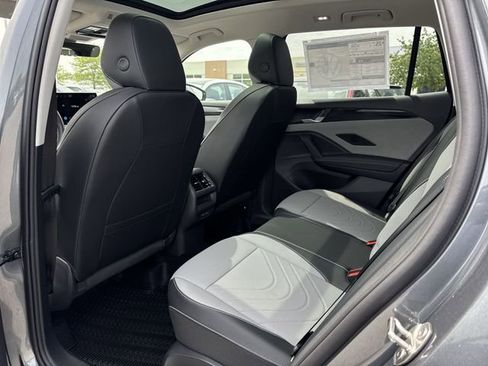 New 2026 Volkswagen Tiguan SE AWD/4WD image 21