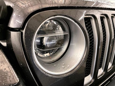 Used 2018 Jeep Wrangler Unlimited Sahara image 27