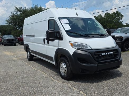 Used 2023 RAM ProMaster 2500 FWD image 8