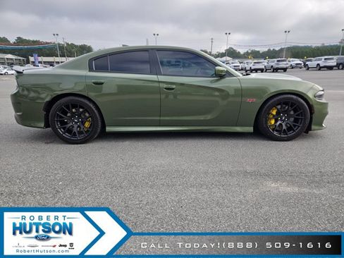 Used 2019 Dodge Charger Scat Pack w/ Dynamics Package RWD image 5