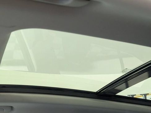Certified 2022 Chevrolet Equinox Premier FWD image 12