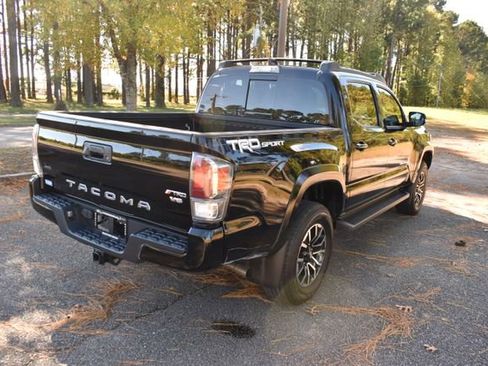 Used 2023 Toyota Tacoma TRD Sport image 3