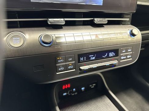 Used 2025 Hyundai Kona SEL image 18