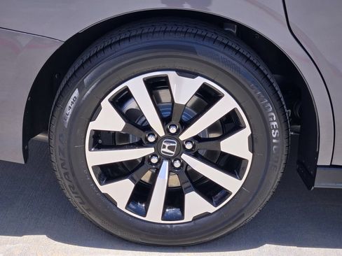 Certified 2026 Honda Odyssey EX-L image 10