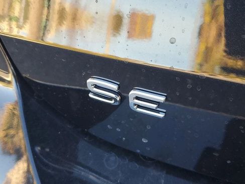 New 2026 Volkswagen Taos SE FWD image 6