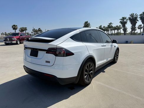 Used 2023 Tesla Model X Plaid image 3