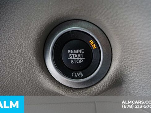 Used 2023 Chrysler Pacifica Touring-L FWD image 51