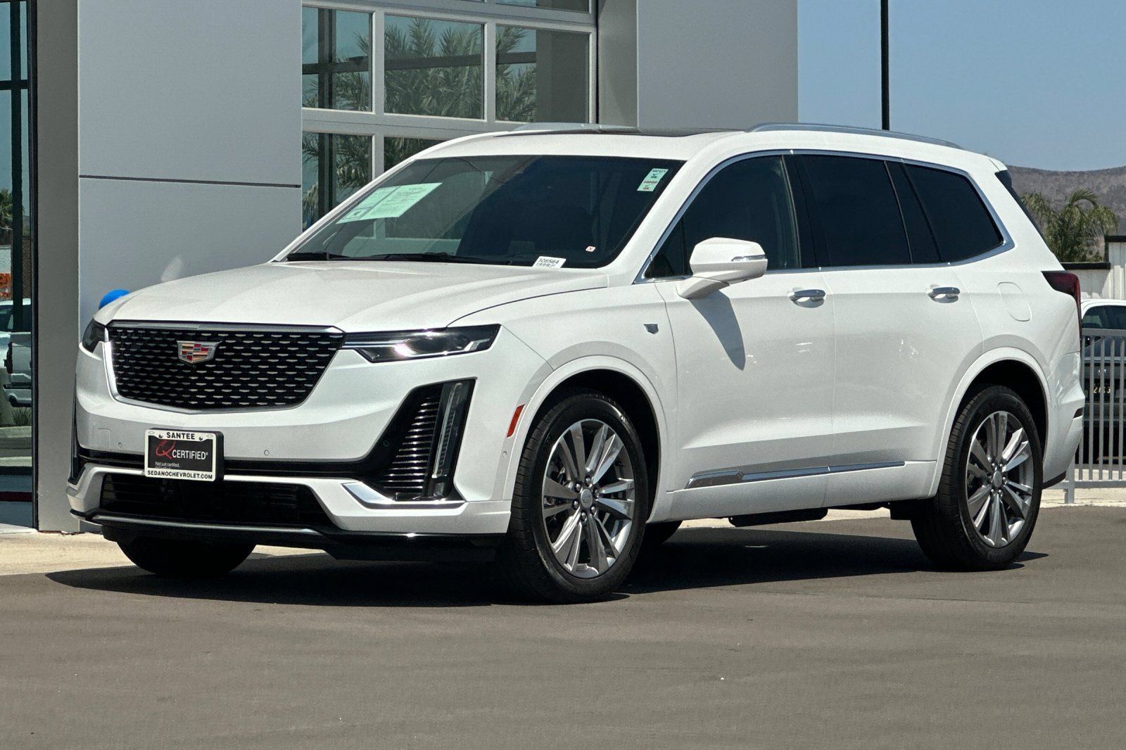 Used 2024 Cadillac XT6 Premium Luxury w/ Technology Package FWD image 8